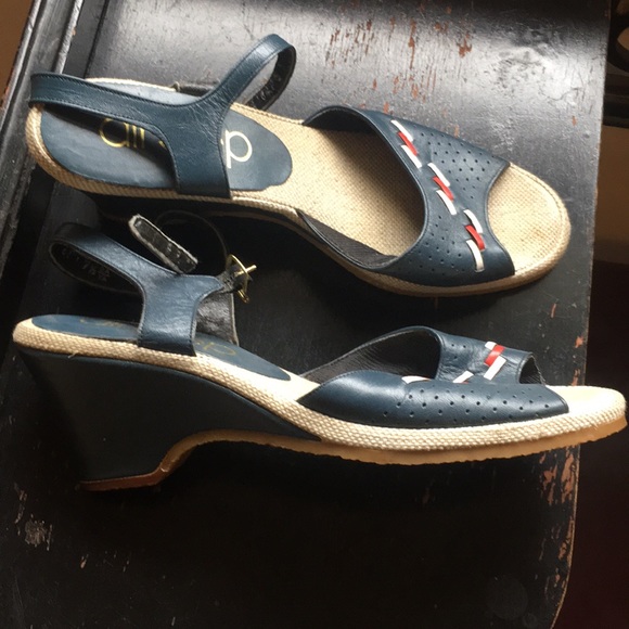 Vintage 80’s Does 40’s wedge sandals - Picture 2 of 2